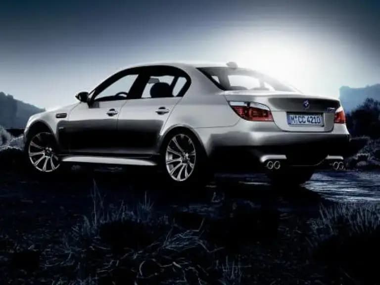BMW M5 (E60)